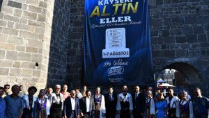 Başkan Büyükkılıç'tan festivalde "Devlet Tiyatrosu'na kadro" müjdesi