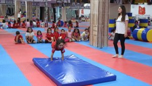 Minik şampiyonlar Melikgazi Jimnastik Kursu'nda yetişiyor