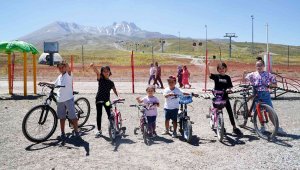 Şampiyon bisikletçiler Erciyes'te yetişecek