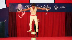 Akrobasi Sirki iz bıraktı