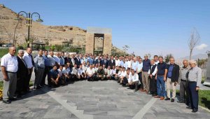 Başkan Büyükkılıç, Develi'deki muhtarlarla buluştu