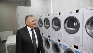 Başkan Büyükkılıç: "Siz dersinize çalışın, biz çamaşırlarınızı yıkayalım"