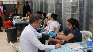 Büyükşehir personelinden kan bağışı
