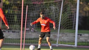 İlhan Parlak: "3 puanla ayrılmak istiyoruz"