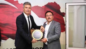 Kayseri 1. Amatör Küme şampiyonlarına plaket