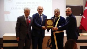 Kayseri'de yılın ahisine kaftanı giydirildi