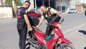 Polisten 'kuş' grubu araçlara ve motosikletlere denetim