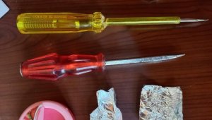 Şeker kutusuna uyuşturucu saklayan şahıs, Güven Timleri'ne yakalandı