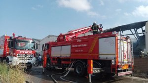 Tekstil fabrikasında korkutan yangın