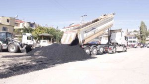 Altyapımı tamamlanan Karakaya'da asfalt serimine başlandı