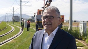 Başkan Büyükkılıç: "Tramvay hattına 120 bin adet fidan dikiyoruz"