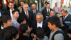 Başkan Büyükkılıç'tan eğitime "spor salonu" desteği