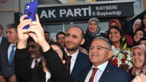 Büyükkılıç, Kurtulmuş ile birlikte AK Parti İl Teşkilatıyla buluştu