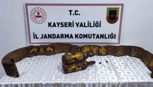 Kayseri'de İbranice yazılı Tevrat ele geçirildi