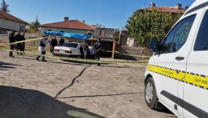 Otomobilde cansız bedeni bulunan 2 kişi karbonmonoksit gazından zehirlenmiş