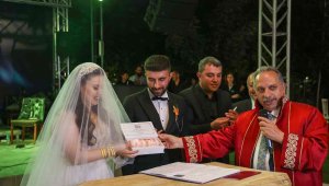 Talas'ta resmi tatiller, nikah sevincine engel değil