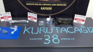 Uyuşturucuyu sigara paketinde saklamışlar