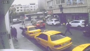 Dehşet anları kamerada: Kavgada husumetlisi yerine babası ve kardeşini böyle vurdu