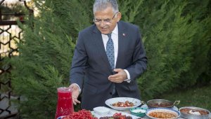 Doktor Başkan'dan sağlık için gilaburu tavsiyesi