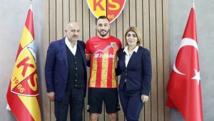 Gökhan Sazdağı 2 yıl daha Kayserispor'da