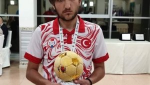 Kayserili Emre Aslan Sesi Görenler Ligi'nde 20'inci golünü attı