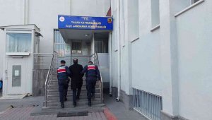 Kesinleşmiş cezası bulunan FETÖ üyesi, jandarmadan kaçamadı