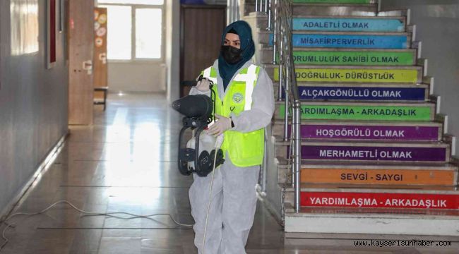 Talas'taki okullarda ara tatil temizliği