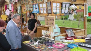 Tarihi meydanda en renkli 'Pazar'