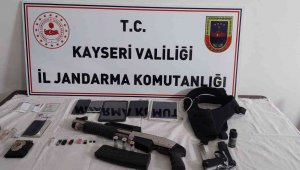 Türkiye'ye kaçak yollardan giren PKK'lı jandarmadan kaçamadı