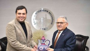 Uşak Belediye Başkanı, Başkan Büyükkılıç'ı Ziyaret Etti