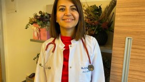 Uzmanından uyarı: "Bebekleri öpmeyin, öpmeden sevin"