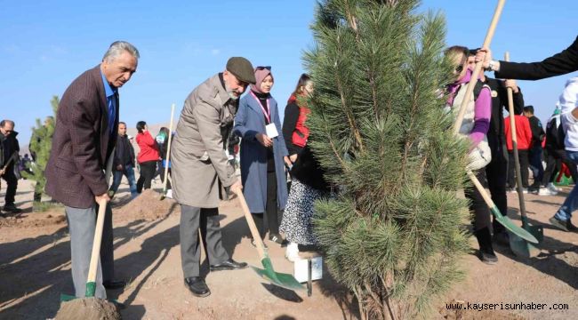 Başkan Çolakbayrakdar; "Bu yıl, 126 binden fazla ağacı toprakla buluşturduk"