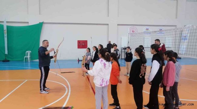 ERÜ Spor Bilimleri, Sivaslı öğrencileri misafir etti