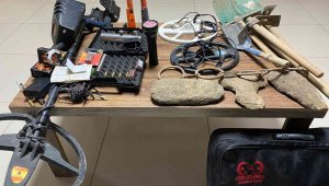 Kaçak kazı yapan şahıslara suçüstü