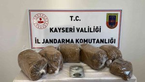 Kayseri'de 16 kilo kaçak tütün ele geçirildi