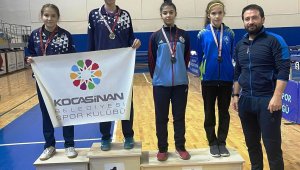 Kocasinan masa tenisi takımları zirvede