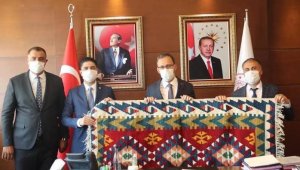 MHP'li Özdemir, Kayseri'ye yapılan spor tesislerini duyurdu
