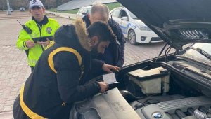 Polisten "kuş" grubu araç ve motosiklet denetimi