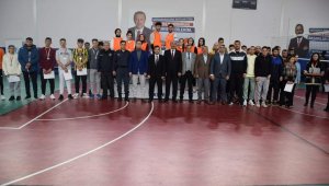 Tomarza Kaymakamlık Voleybol Turnuvası Sona Erdi