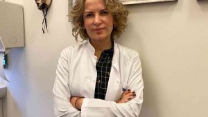 Uzmanından öneri: "Kışın cildi canlı tutmak için bol su için"