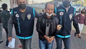 Ağabeyini öldürüp katilin bulunmasını isteyen sanığa 15 yıl hapis cezası