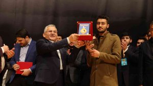 Başkan Büyükkılıç, Kuran-I Kerim'i Güzel Okuma Yarışması'nda gençlerle buluştu