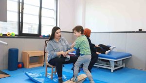 Büyükşehir'in Engelsiz Yaşam Merkezi'nde yüzler gülüyor