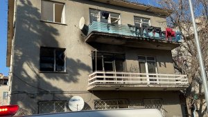 İkamette Çıkan Yangında 1 Kişi Hastaneye Kaldırıldı