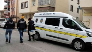 İlaç almak için çıktığı evine giremedi