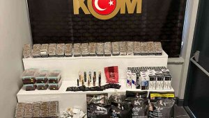 Sigara kaçakçıları polisten kaçamadı