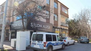 Yataktan düşen yaşlı kadın hayatını kaybetti