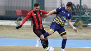 Gözlemci günü şaşırdı, maç 15 dakika geç başladı