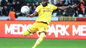 Joseph Attamah sahalara döndü