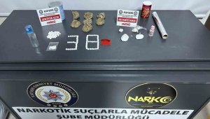 Konserve kutusundan yarım kilo uyuşturucu çıktı